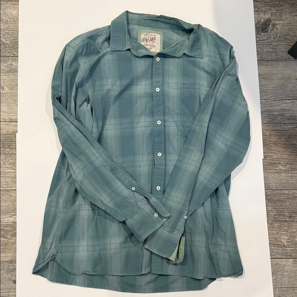 Article Men's Green Plaid Button Down Shirt